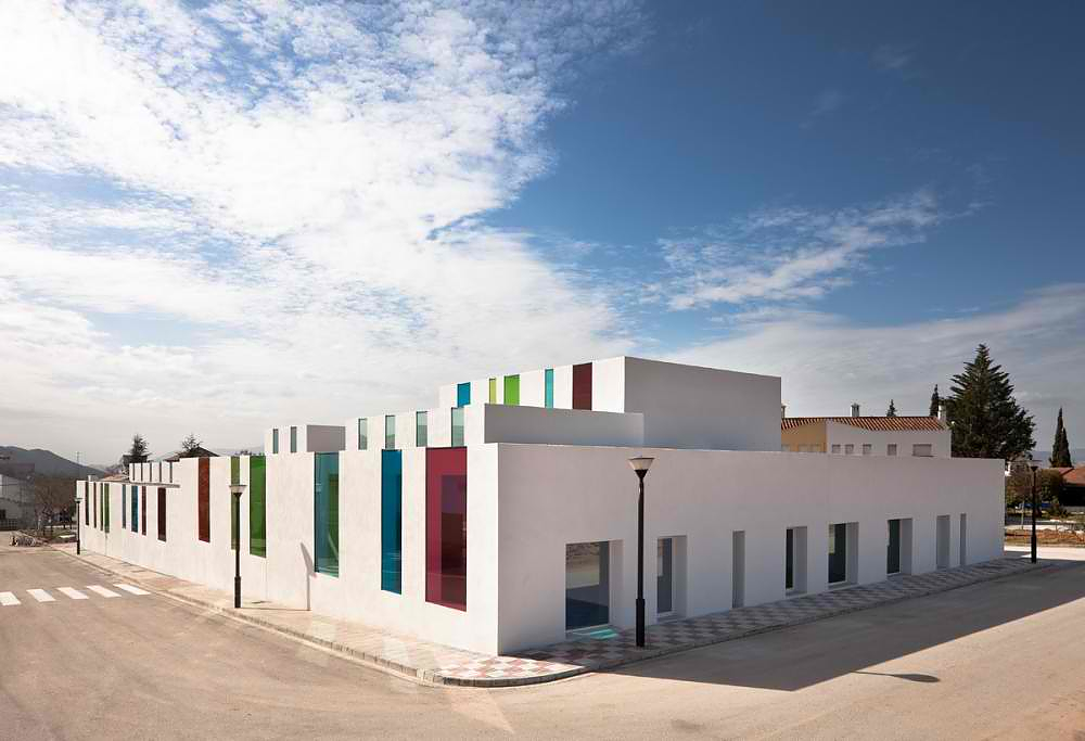 Educational Centre in El Chaparral by Αlejandro Μuñoz Μiranda.