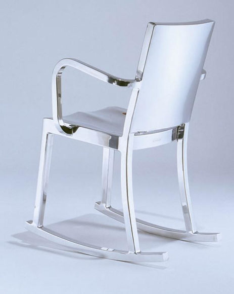 Καθίσματα Emeco Hudson του Philippe Starck.