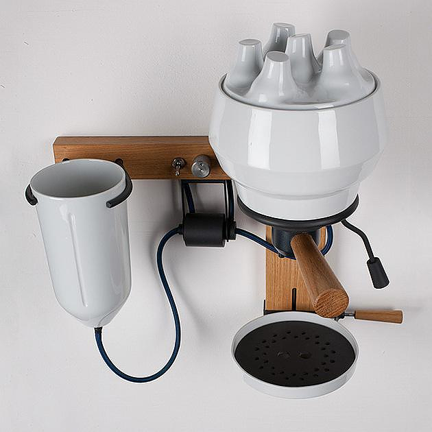 Porcelain Espresso Machine by Arvid Häusser.