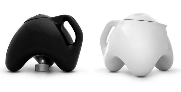 Tripot Teapot by Matthew Pauk