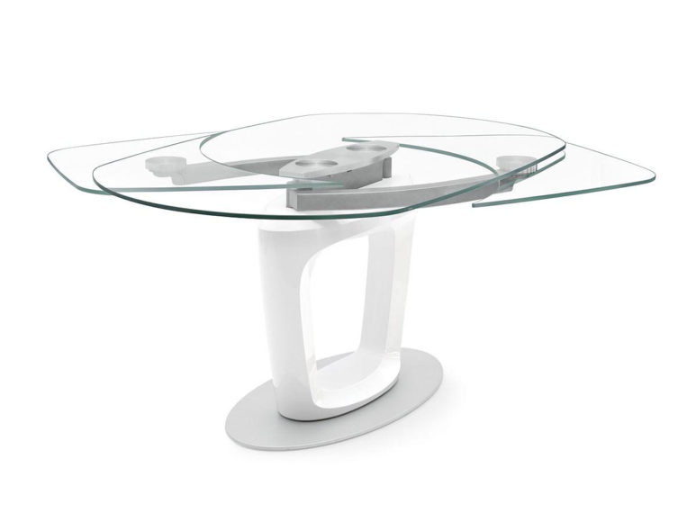 Επεκτεινόμενο τραπέζι Calligaris Orbital από τον Pininfarina.