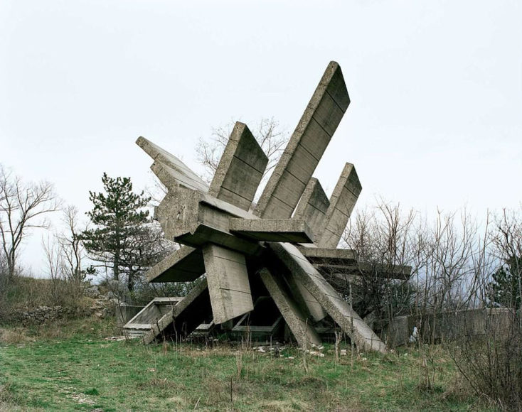 Spomenik τα μνημεία της πρώην Γιουγκοσλαβίας.
