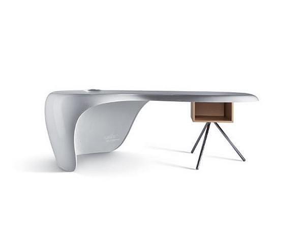 Uno Desk ένα οργανικό γραφείο από τον Karim Rashid.