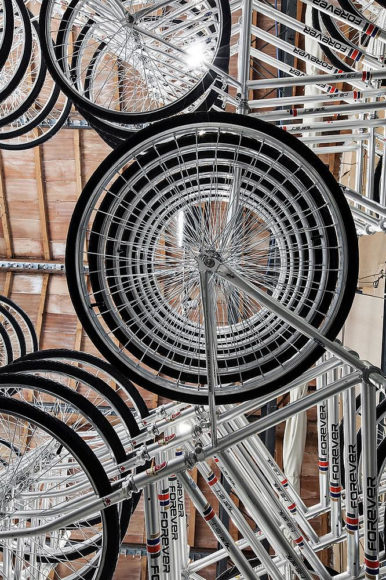 “Forever Bicycles” μία εικαστική εγκατάσταση από τον Ai Weiwei.