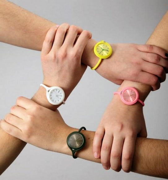 Πολυχρηστικό ρολόι χειρός Take Time από τη LEXON.