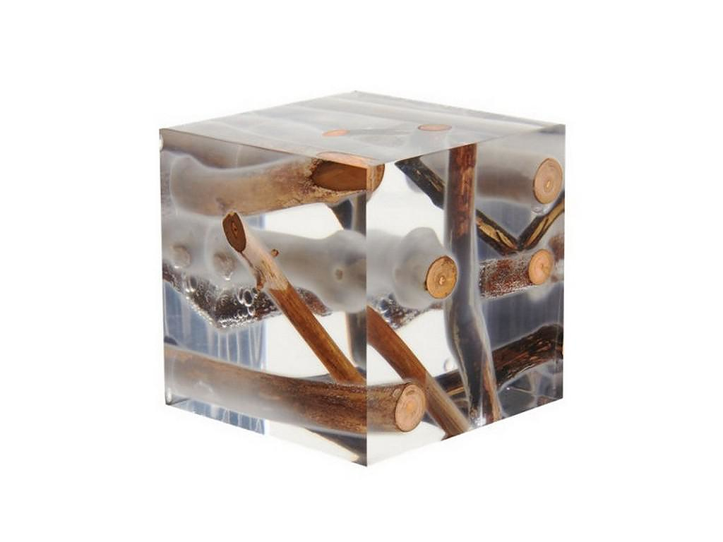 Kisimi Frosted Driftwood Cube by Bleu Nature.