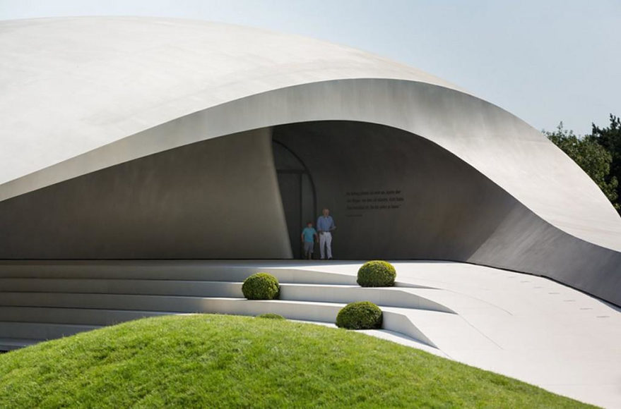 Εκθετήριο Porsche Pavilion από τους Henn Architekten.