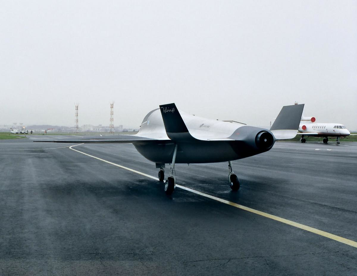 Kelvin 40 Jet Concept by Marc Newson.