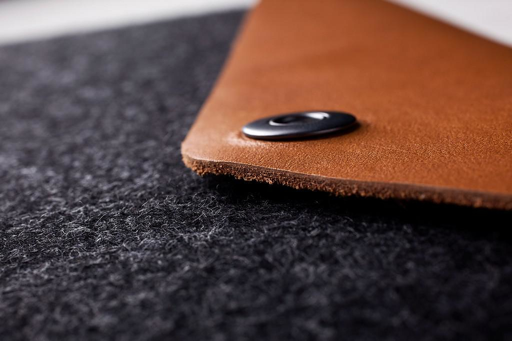 Minimal Leather Sleeves for Apple Devices by Mujjo.