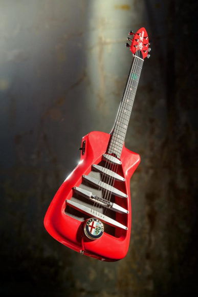 Κιθάρα Alfa Romeo από την Harisson Custom Guitar Works.