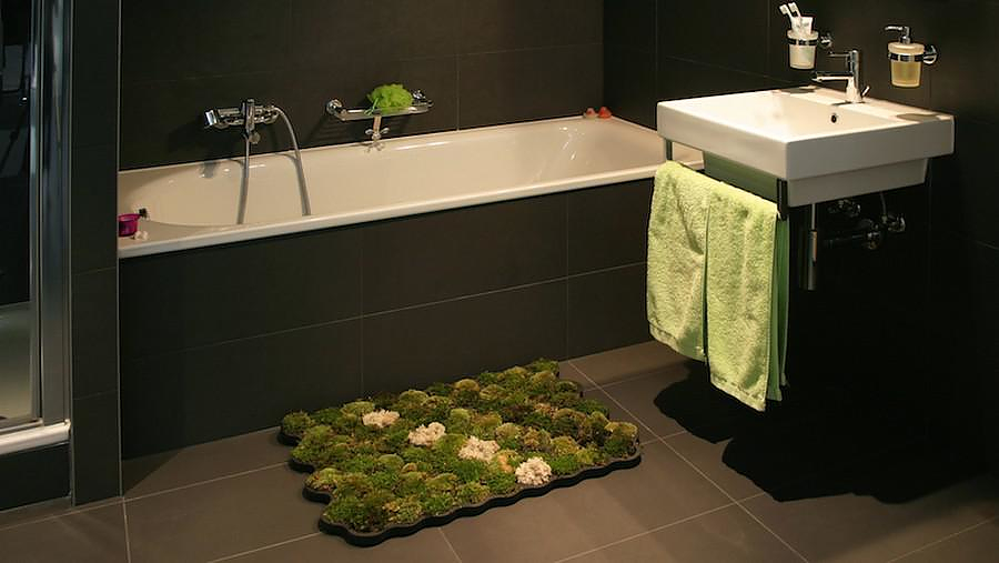 Living Moss Bath Mat by Nguyen La Chanh.