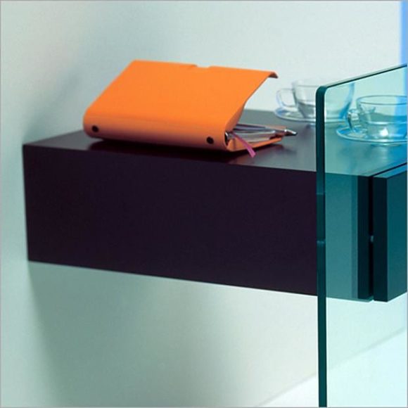 Tonelli Do-Mo Glass Side Table by Maurizio Castelvetro.