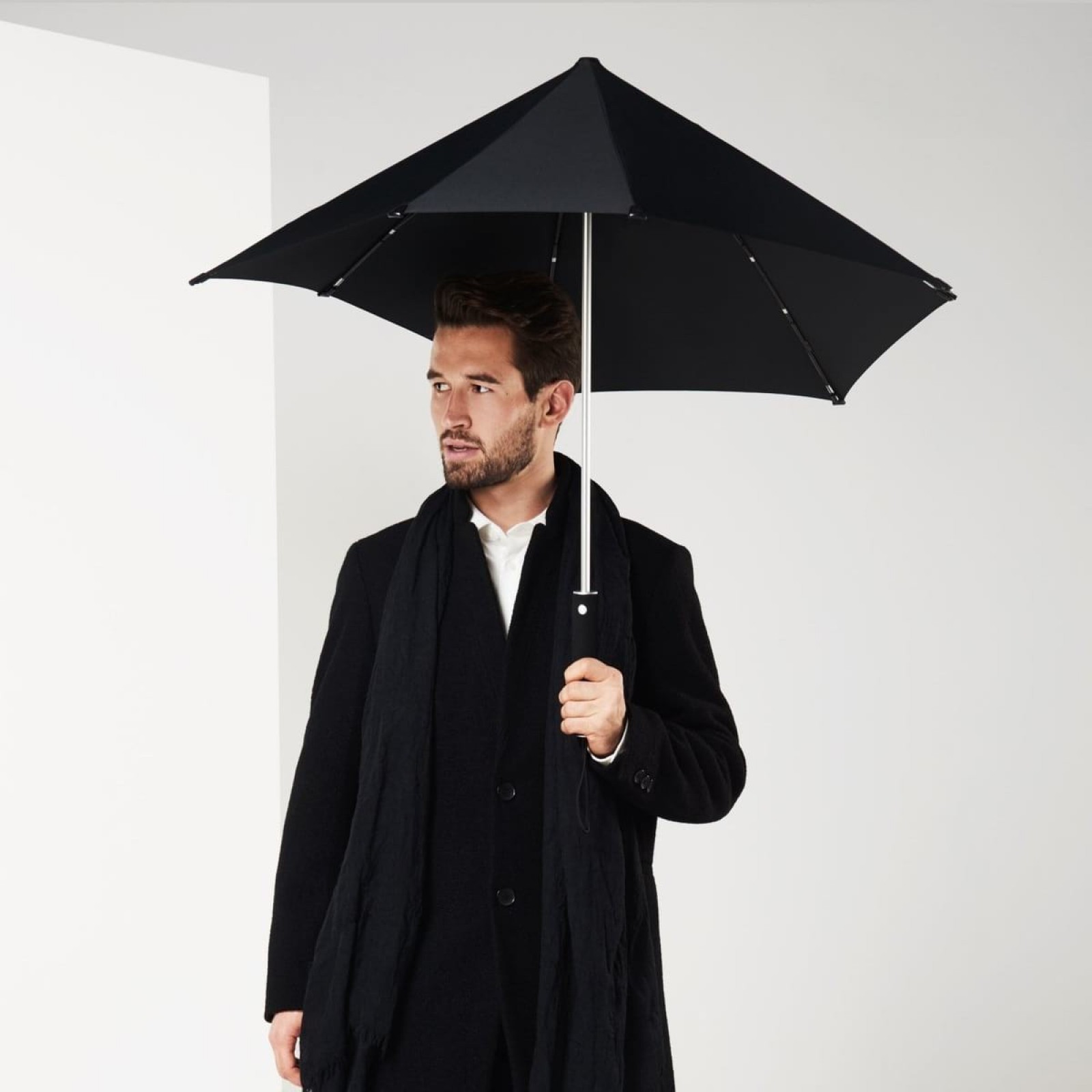Storm Umbrella Original (Pure Black) - Senz° | Design Is This