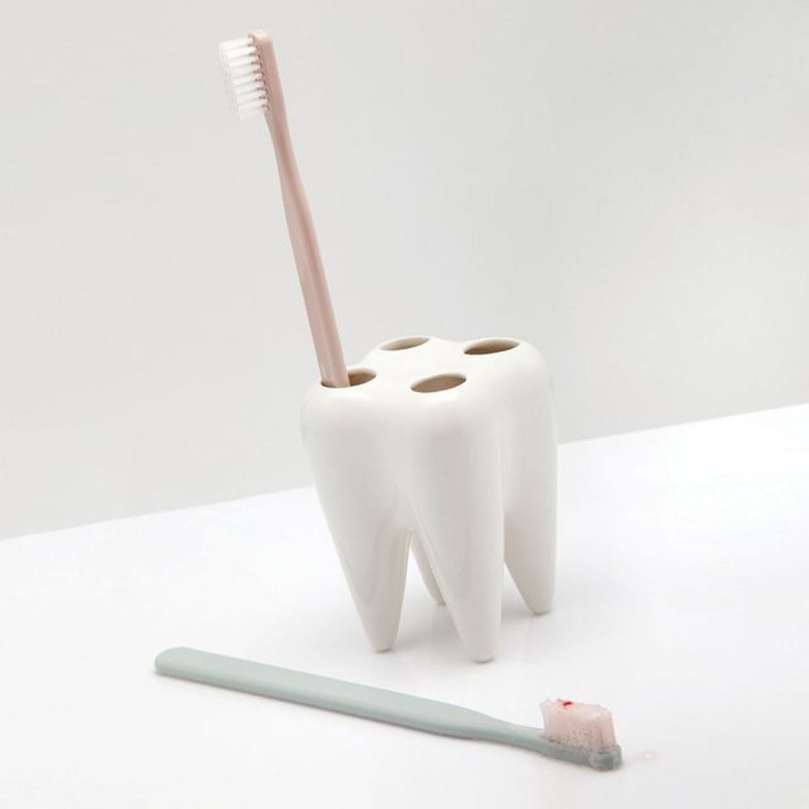 KNIGHT Toothbrush Hanger Holder White Home Bath Bathroom Gift Ototo Desing 